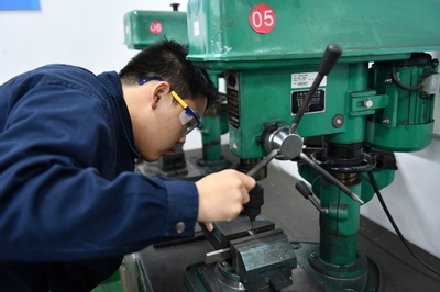 AHK不僅是一場考試--我校舉行AHK機電一體化工畢業考試1